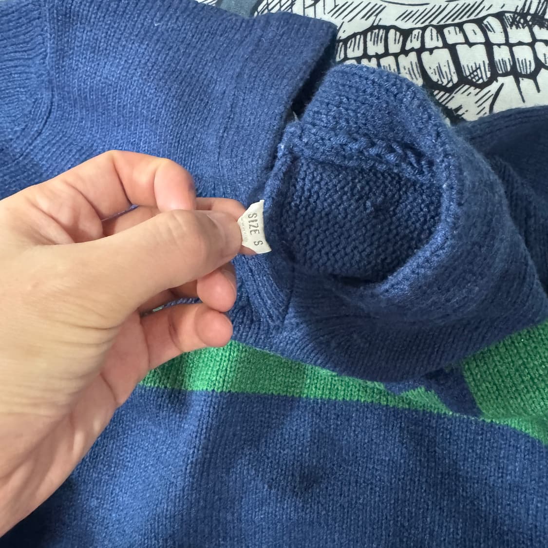 디젤 브이넥 버진울 니트  S사이즈 상품이미지5