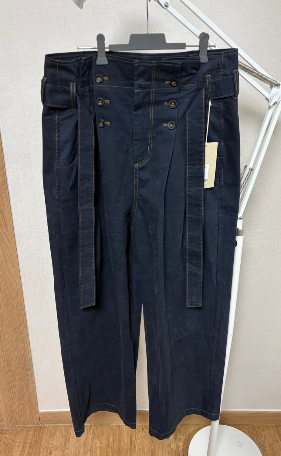 (32) 나아나나 피치 크랙 플리츠 벨티드 팬츠 - 네이비 상품이미지2