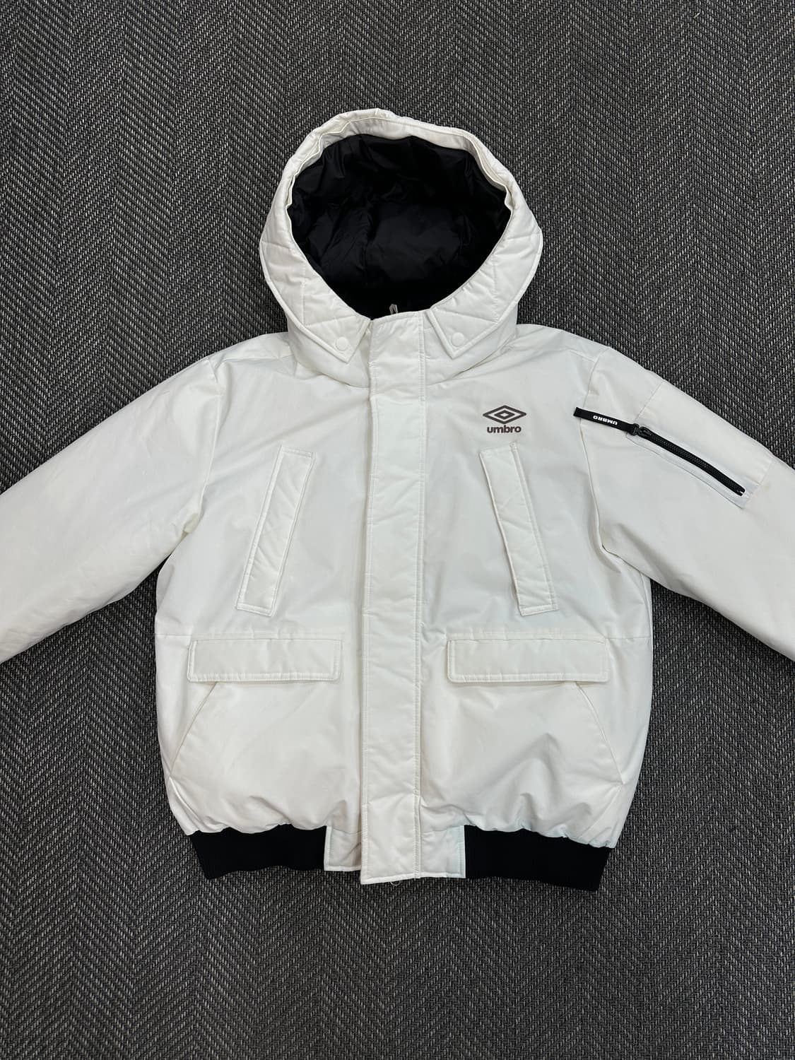 엄브로 패딩 화이트 상품이미지2