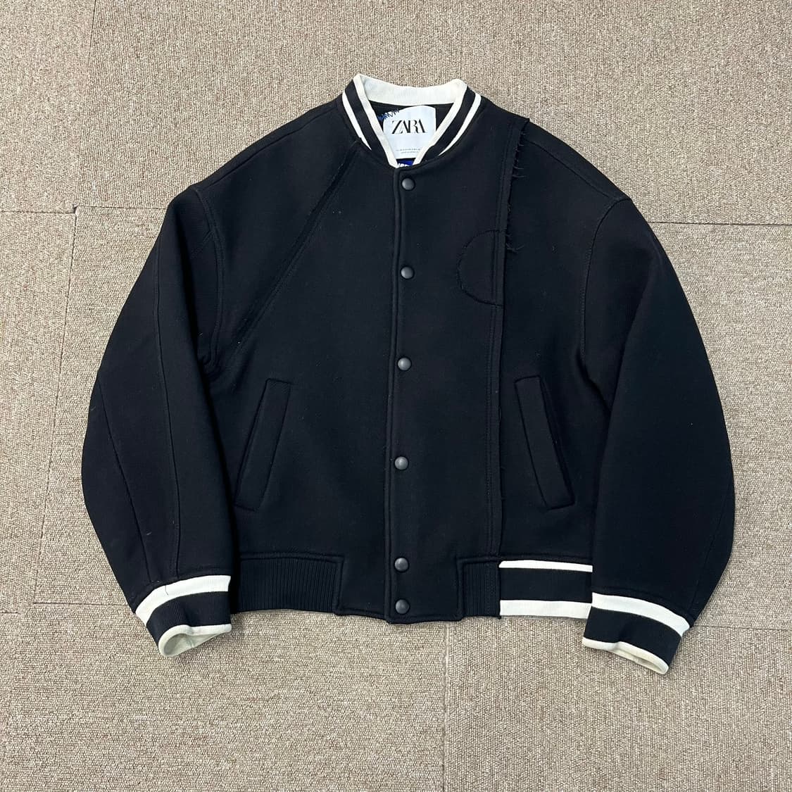 자라 x 아더에러 봄버 자켓 상품이미지3