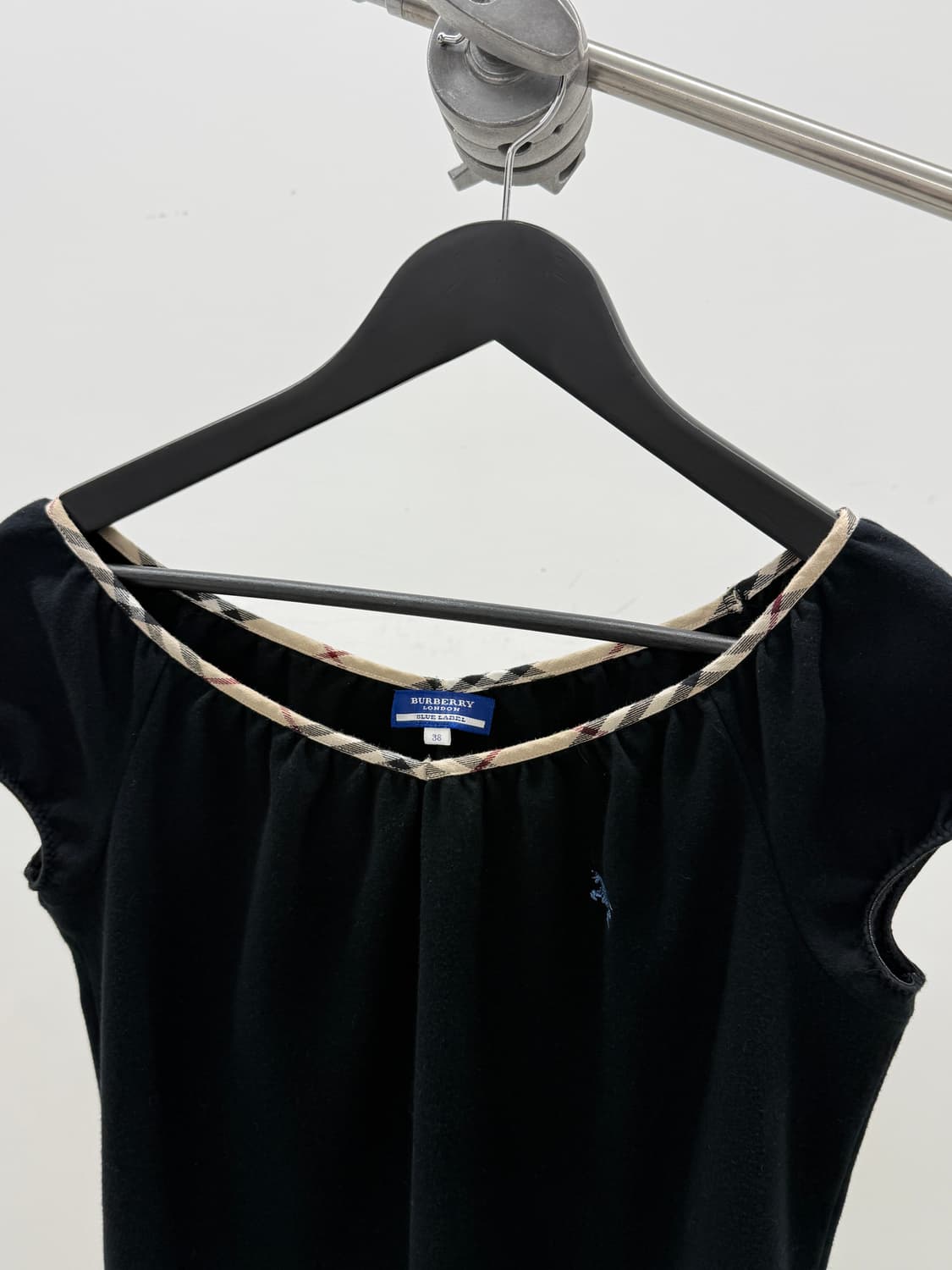 Burberry 블랙 슬림 반팔 티셔츠 38 상품이미지1