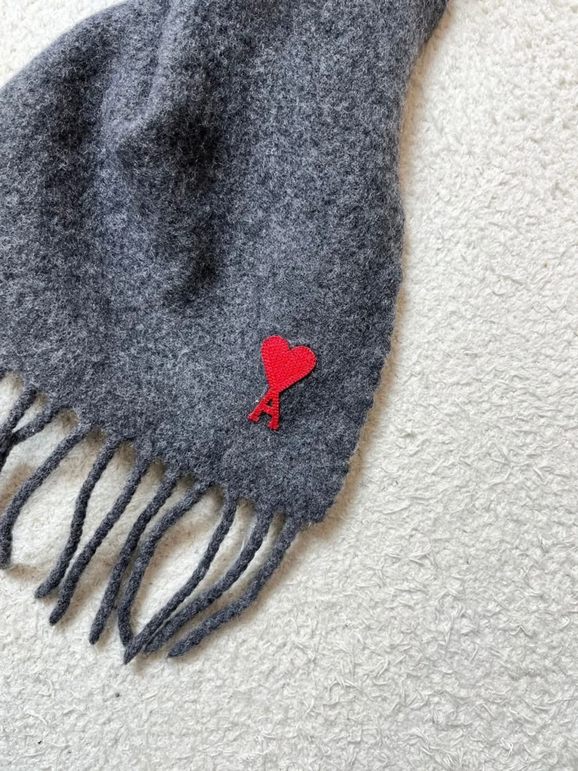 아미 AMI 시그니처 하트 로고 울 목도리 A1699 상품이미지4