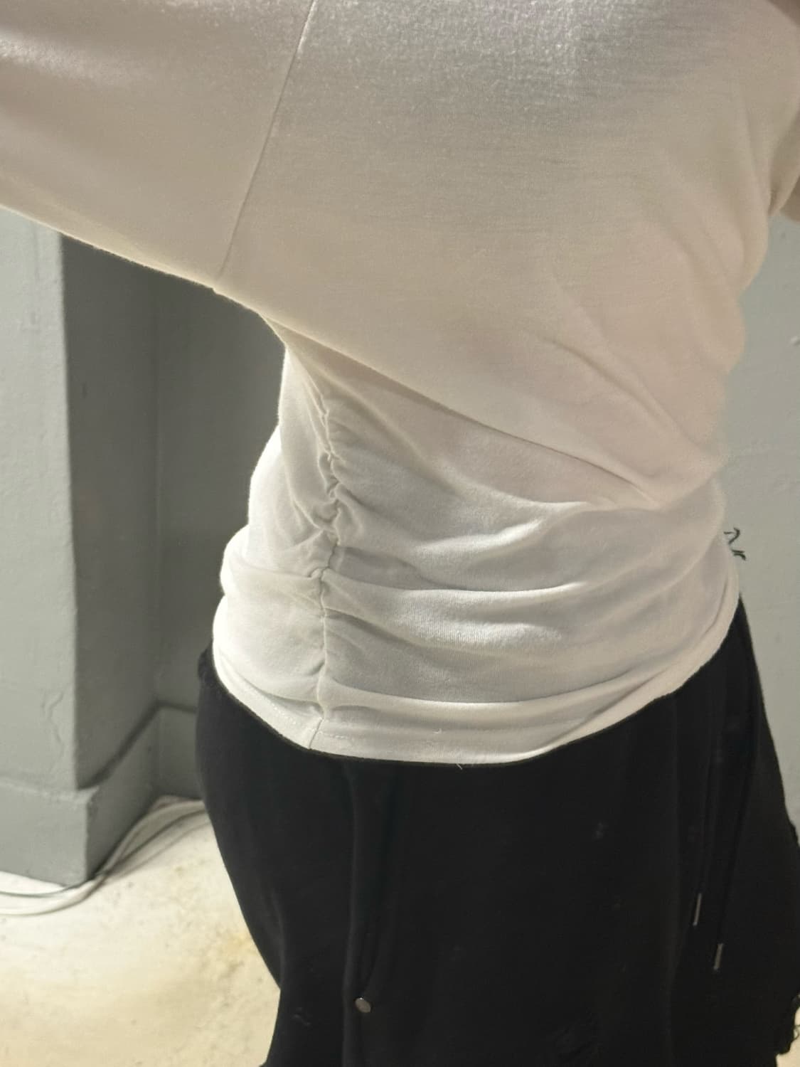 Dig deep wings detail off-shoulder top 상품이미지3