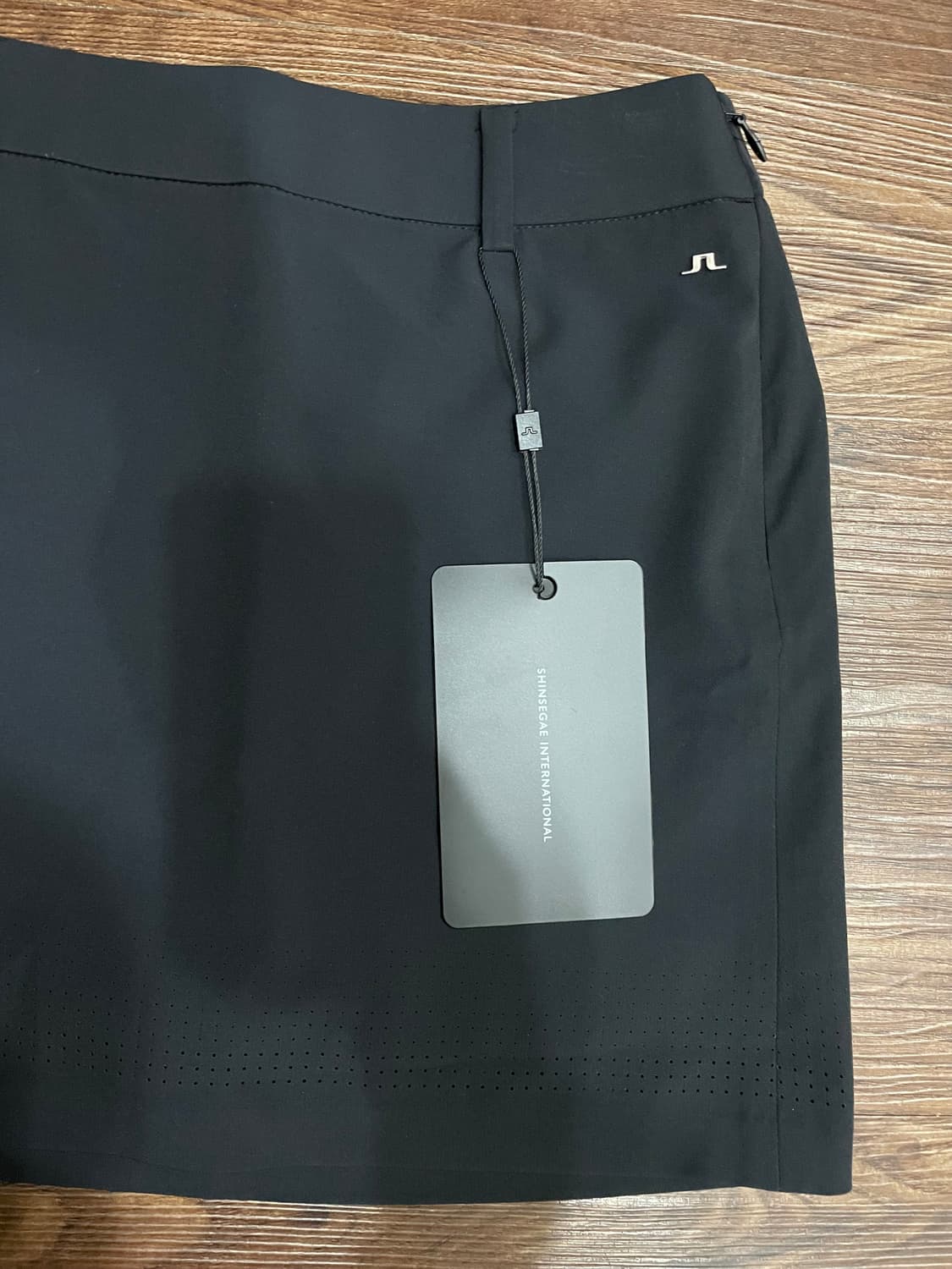 [새상품] 제이린드버그 헤나 펀치드 스커트 블랙 상품이미지2