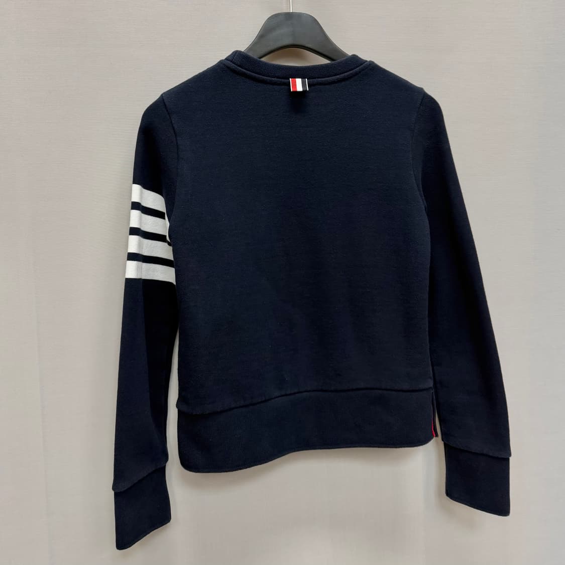 톰브라운 사선완장 맨투맨 (44)  상품이미지6