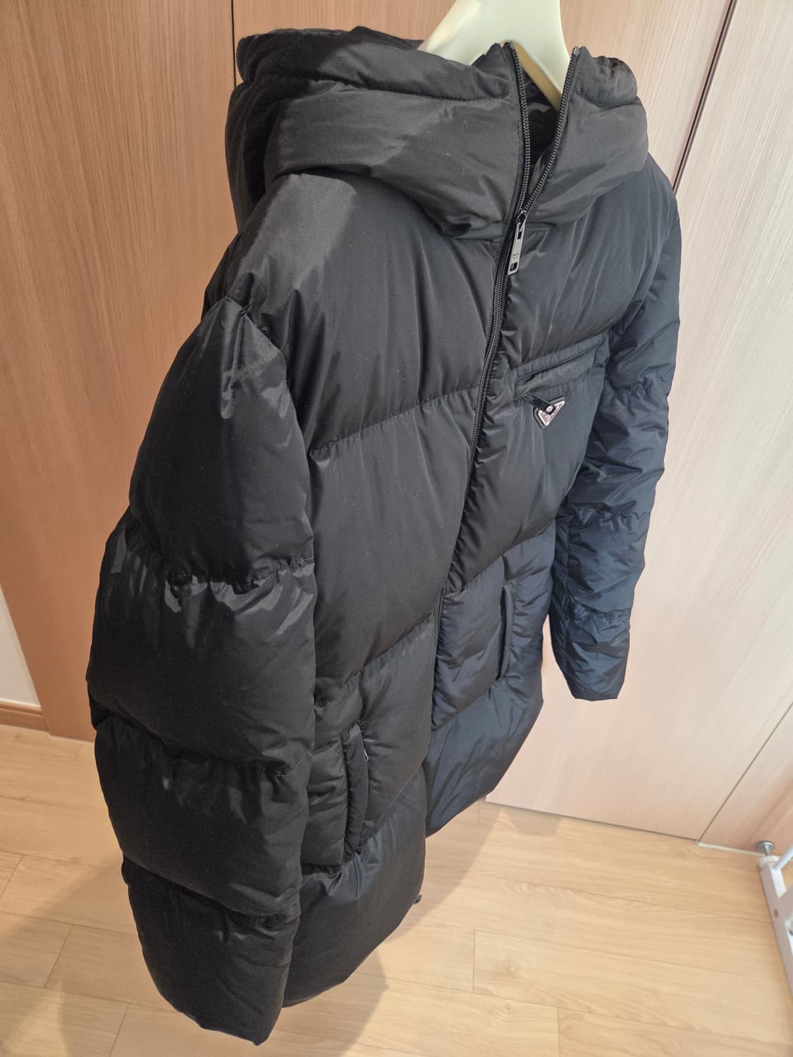 프라다 리나일론 구스 패딩 상품이미지4