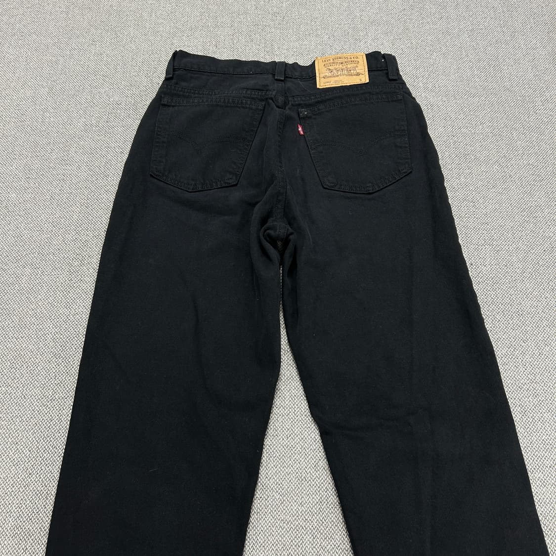리바이스 블랙 테이퍼드 데님팬츠(S) 상품이미지2