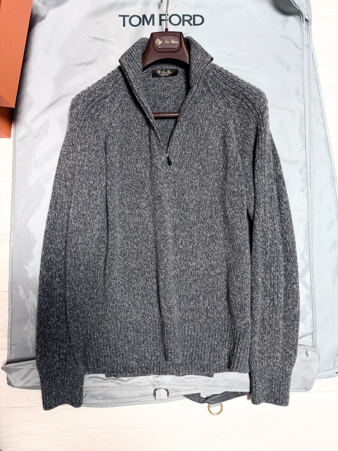 (명작,강추👍)로로피아나 베이비 캐시미어 집업 스웨터 니트 상품이미지4