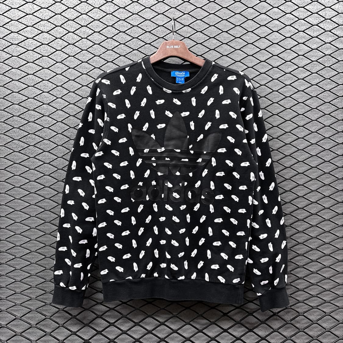 아디다스 슈퍼스타 아트그래픽 스웻셔츠 로고프린팅 디테일 블랙 상품이미지2