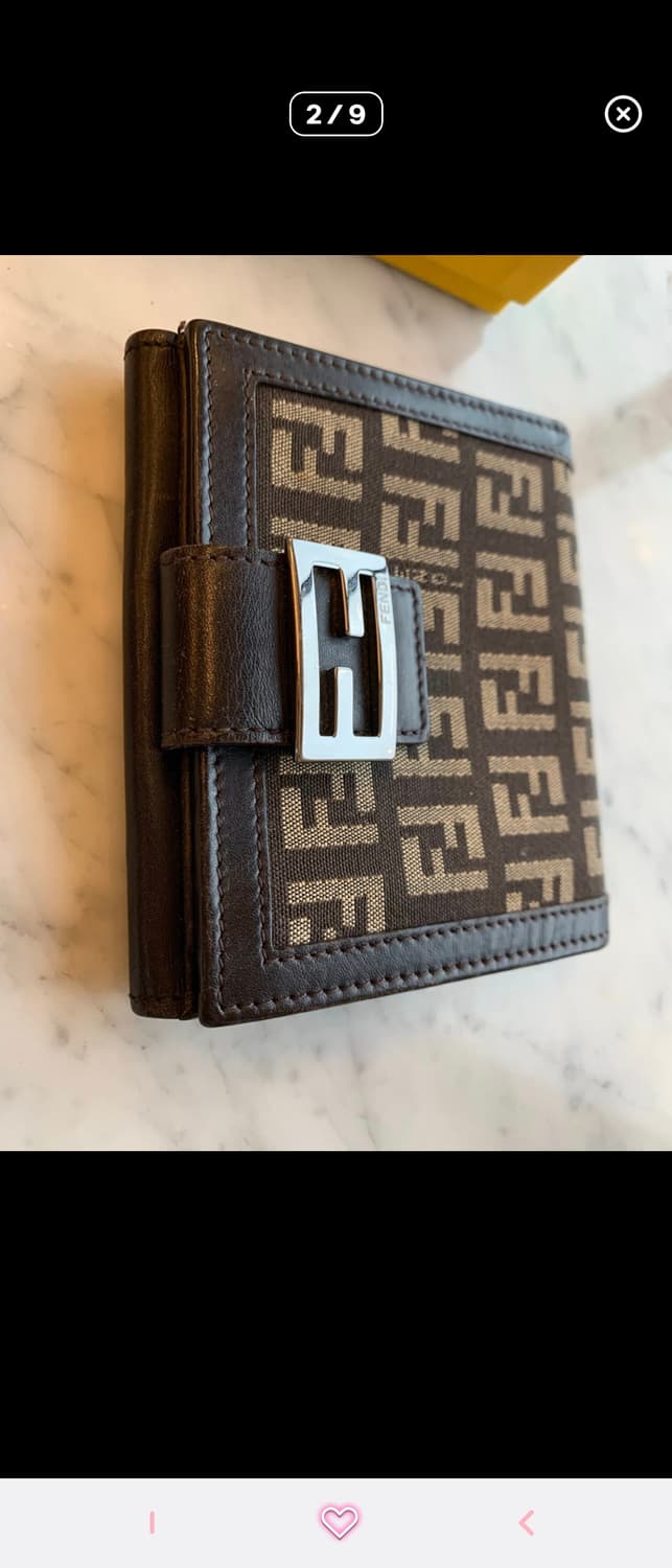 펜디 주카 버클 지갑 상품이미지2