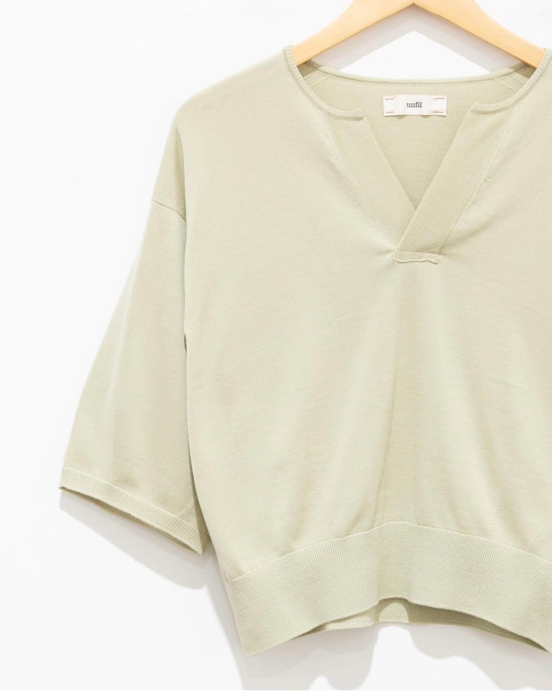 언필 unfil 브이넥 반팔 니트  상품이미지3