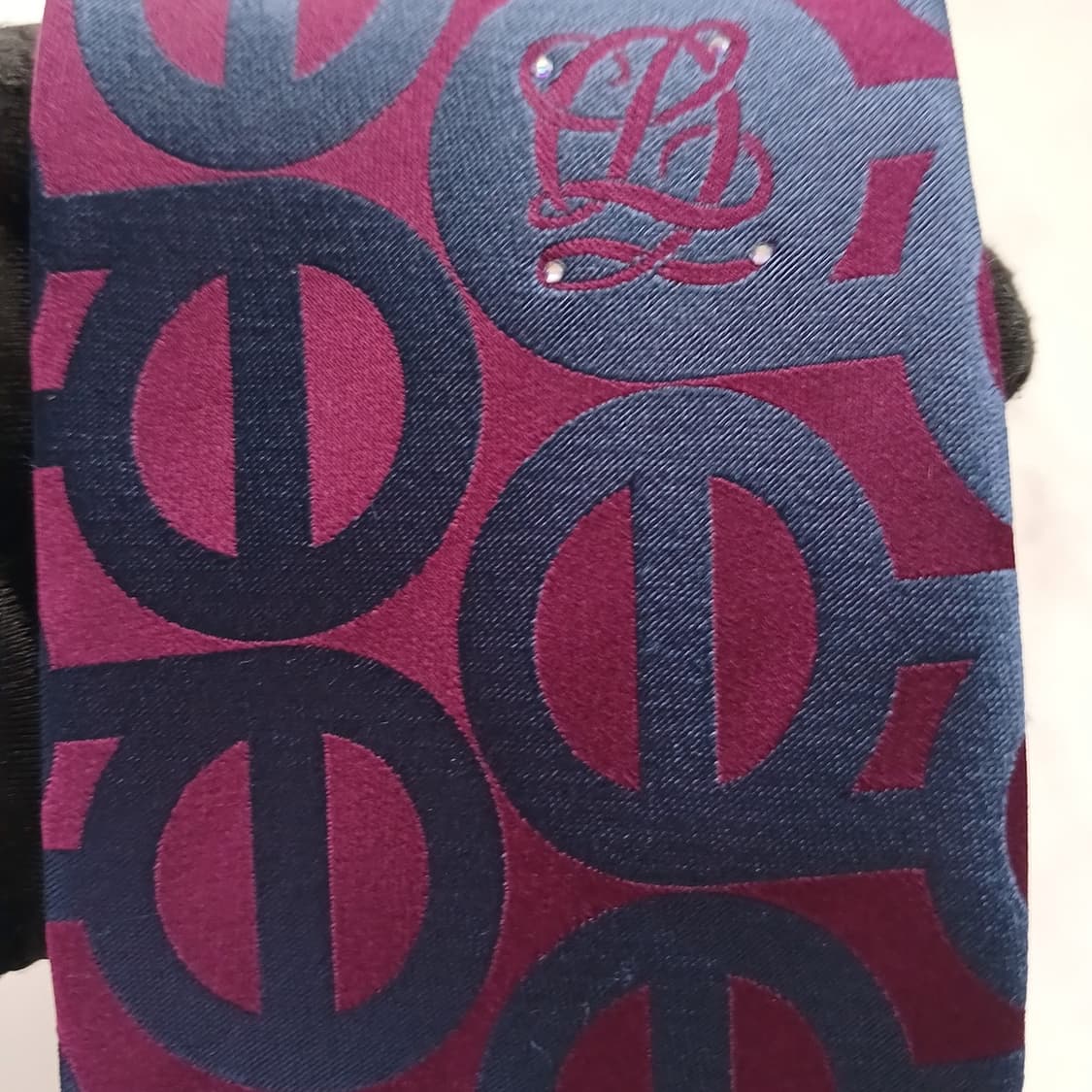 루이까또즈 실크 퍼플 로고 패턴 넥타이 8.9cm A+등급 A18722
 상품이미지6