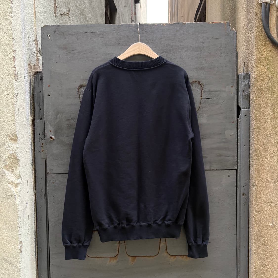 돌체앤가바나 크라운 자수 블랙 스웻셔츠 상품이미지5