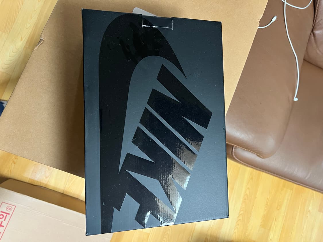 새상품 나이키 덩크 우탱 클랜 하이 블랙 앤 폴른 (사이즈265)팝니다 상품이미지1