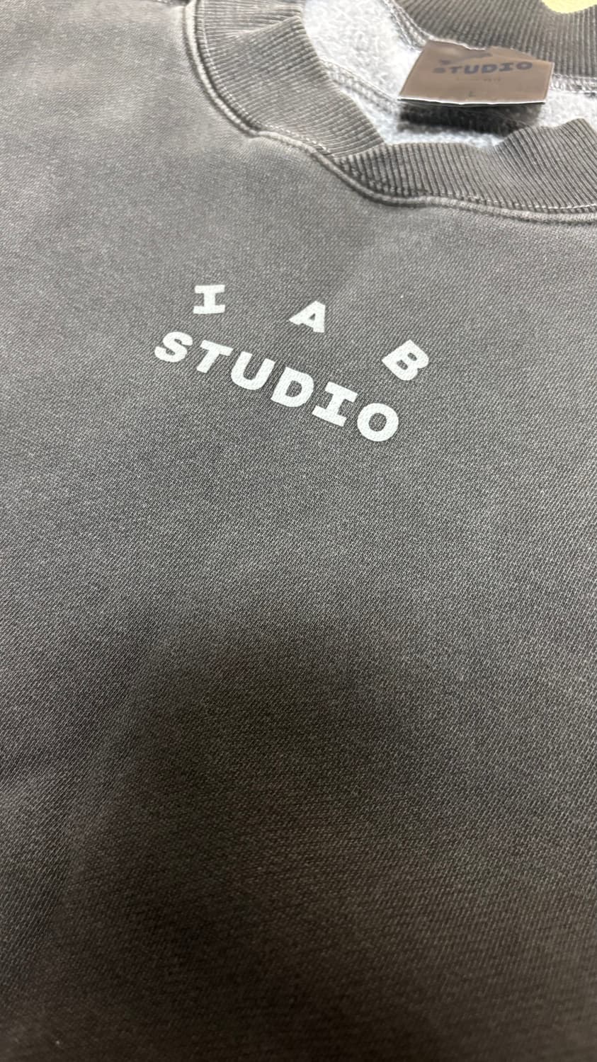 iab studio 피그먼트 맨투맨 상품이미지1