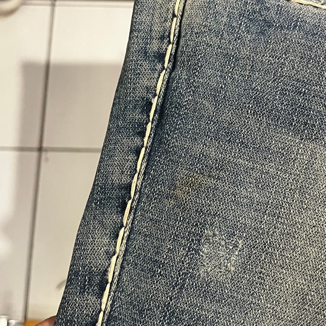 트루릴리전 조이수퍼티 흰색 스티치 부츠컷 데님팬츠 상품이미지9