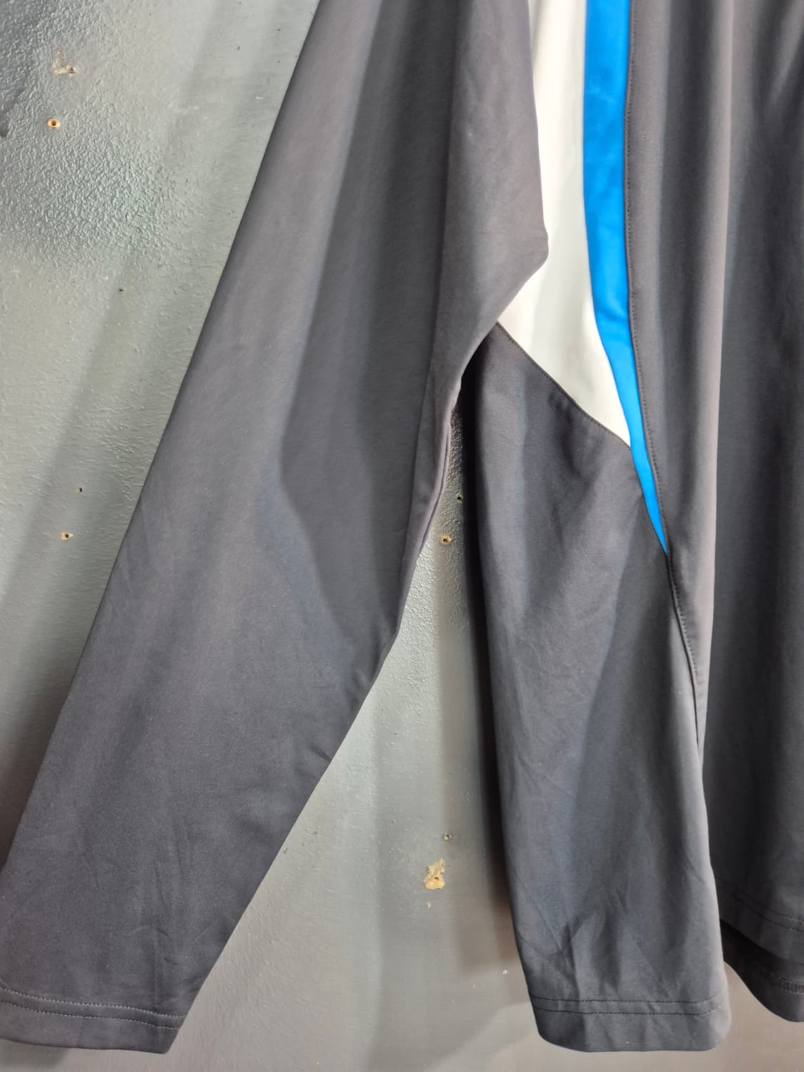 아디다스 남성 반집업 긴팔티 M 블랙/화이트/블루 상품이미지4