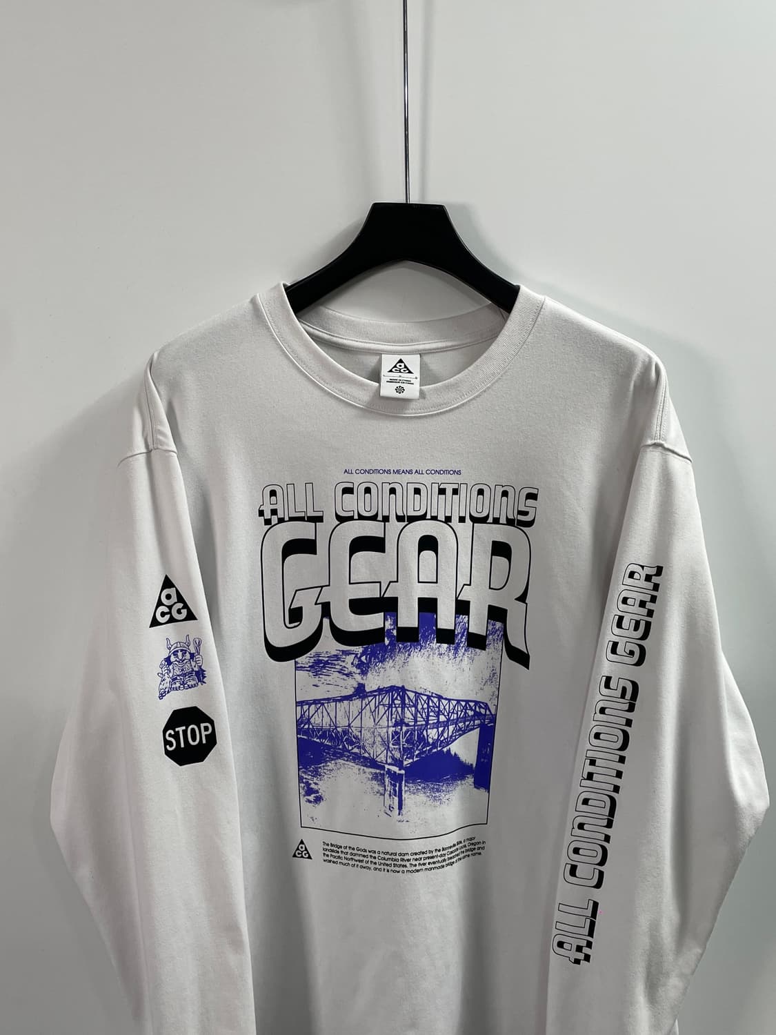 나이키 ACG 화이트 롱슬리브 긴팔티 (on.323) 상품이미지2