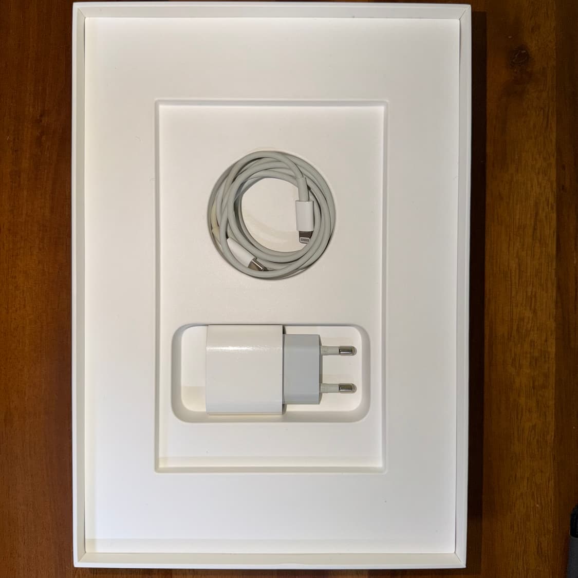 아이패드 9세대 wifi 실버 256GB 풀박스 + 애플펜슬 1세대 상품이미지5