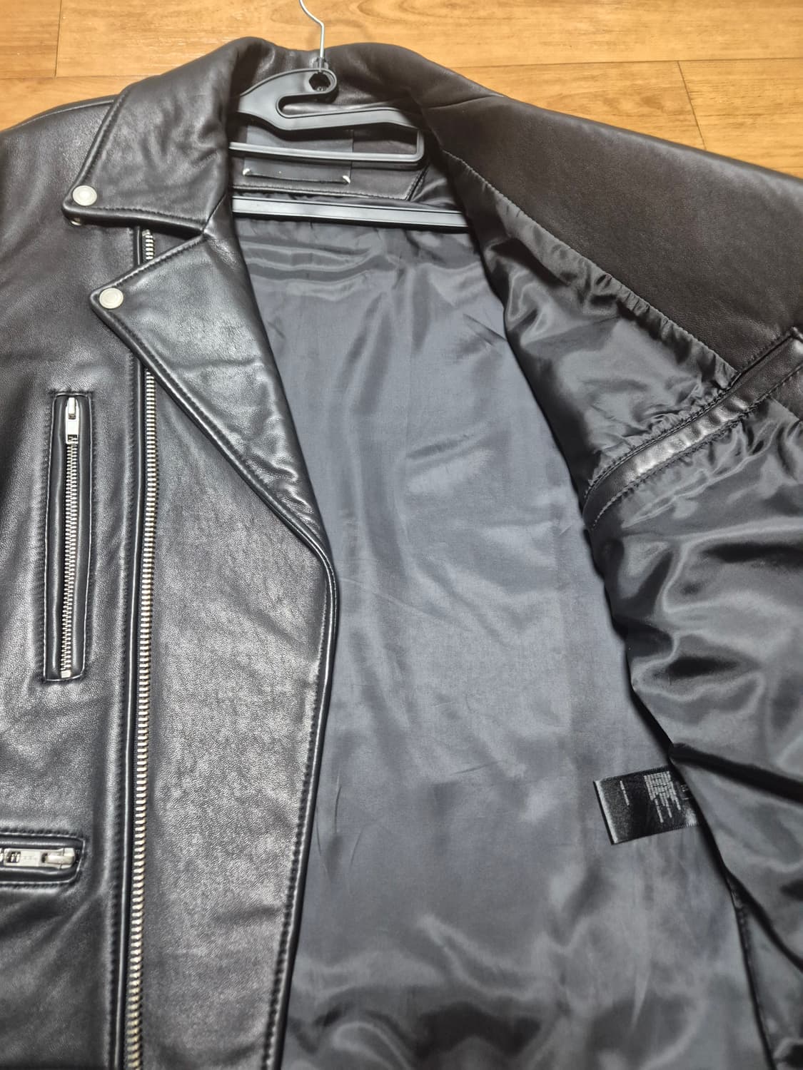 비바스튜디오 라이더 가죽자켓 판매합니다 상품이미지3