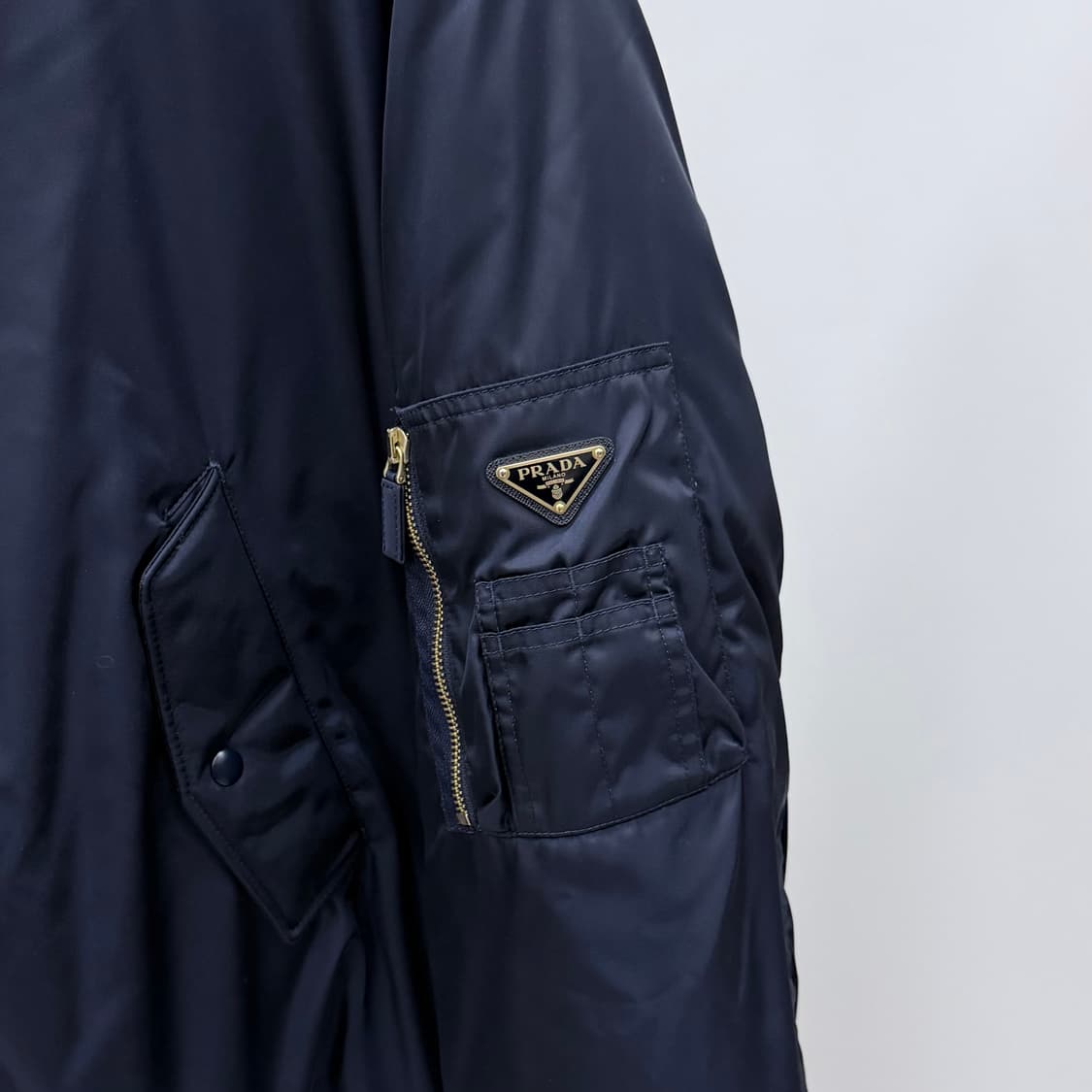 [S급/XL] 프라다 리나일론 봄버 블루종 자켓 다크네이비 상품이미지2