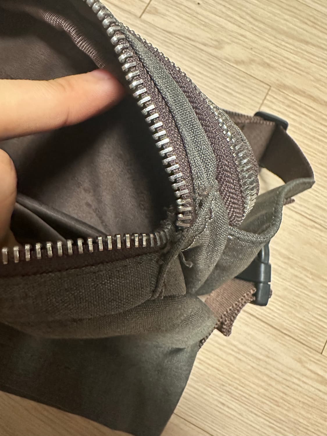 허쉬퍼피스 크로스백 상품이미지3