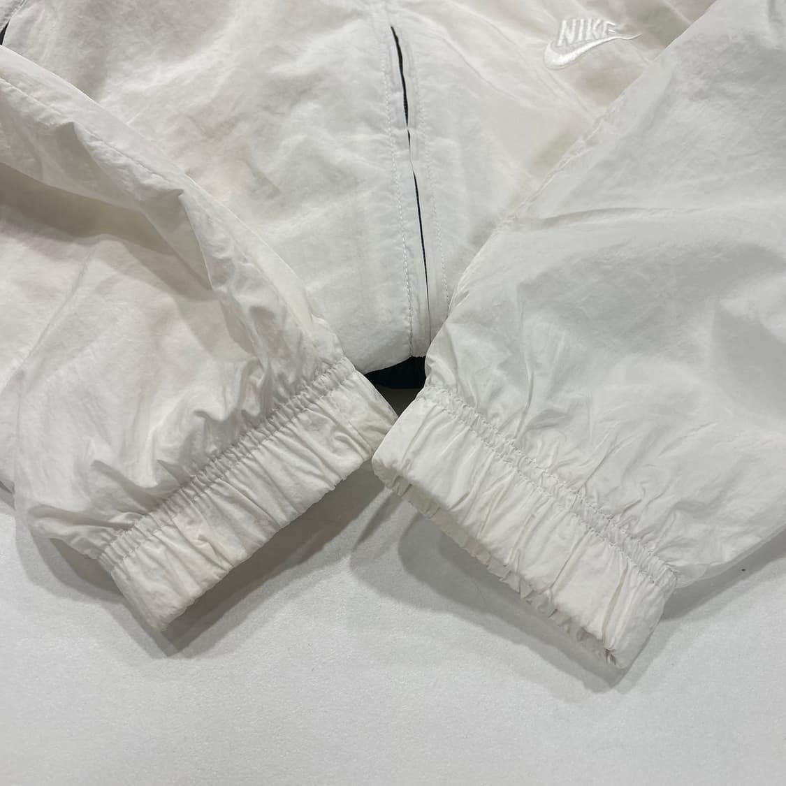 [L] 나이키 빅 스우시 바람막이 화이트/블랙 상품이미지6