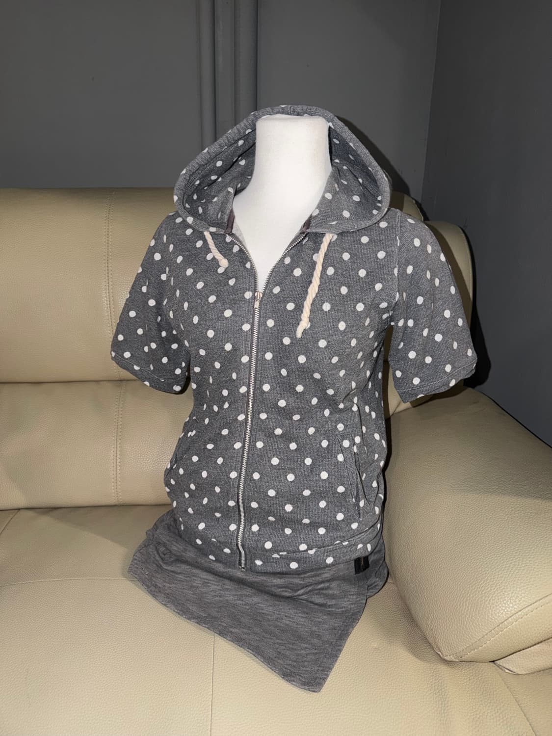 dot pattern hood zip-up 상품이미지1