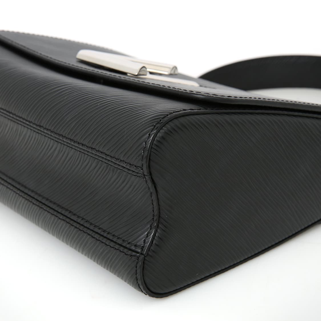 루이비통 트위스트 MM 블랙 에피 체인 숄더백 M50282 상품이미지3