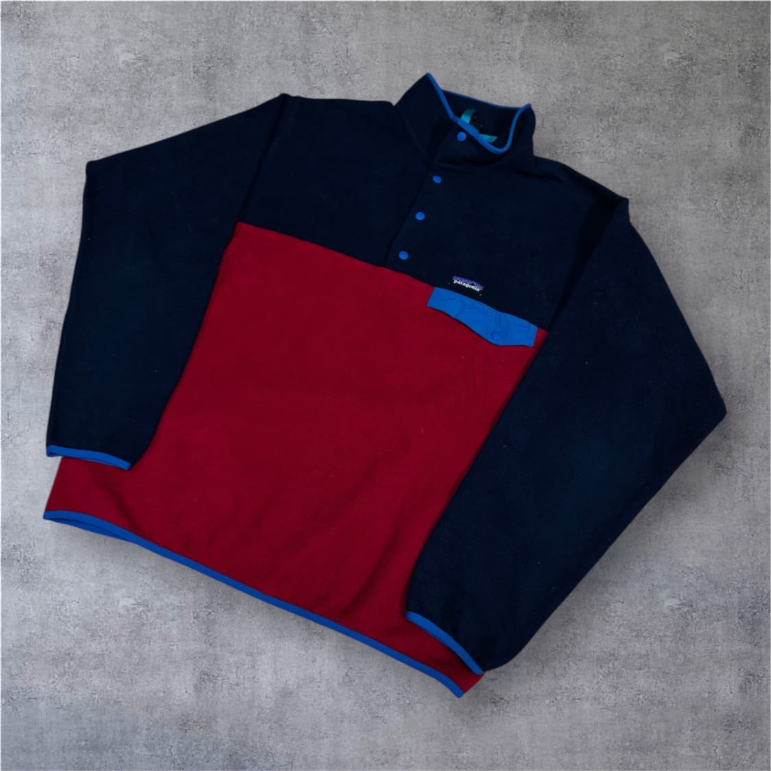 파타고니아 신칠라 컬러블록 네이비레드 L 켄달제너 상품이미지2