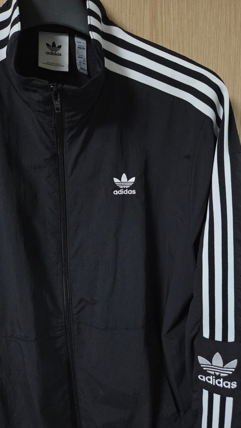 (착샷) 아디다스 락업 트레포일 우븐 바람막이 상품이미지3