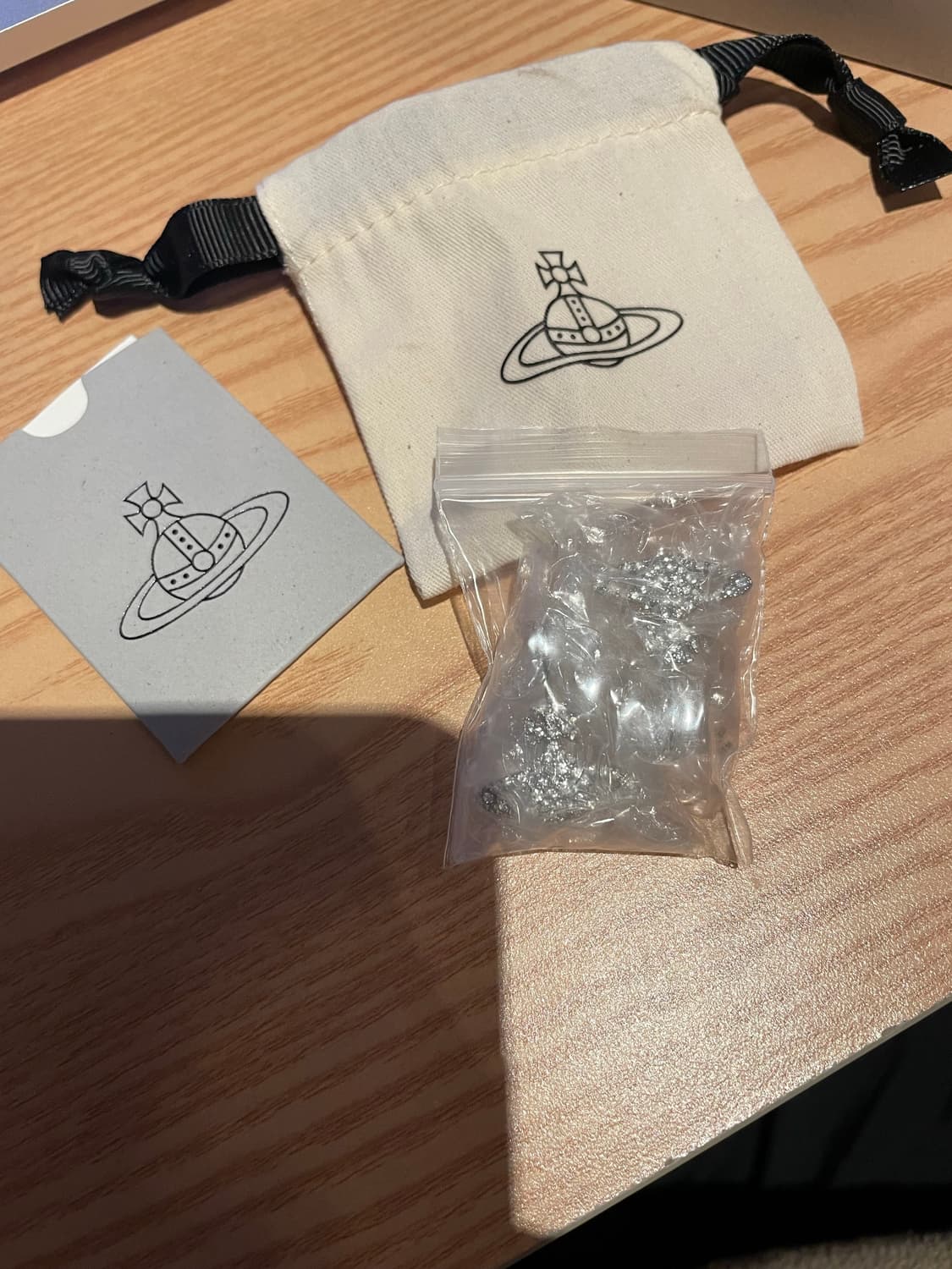 비비안 웨스트우드 올오버 크리스탈 orb 귀걸이 상품이미지2