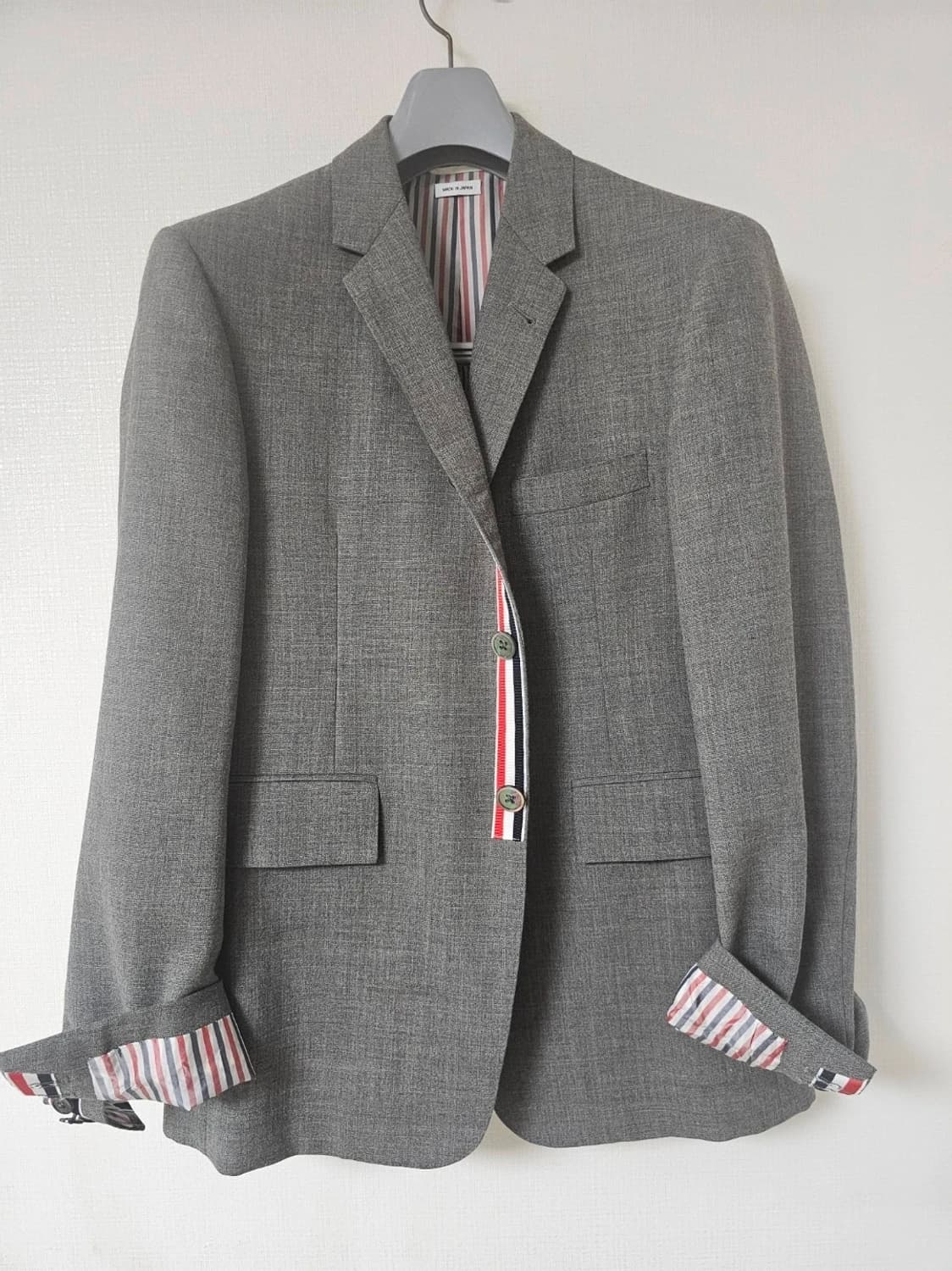 톰브라운 삼선 미드그레이 자켓(2/S급/정품) 상품이미지4