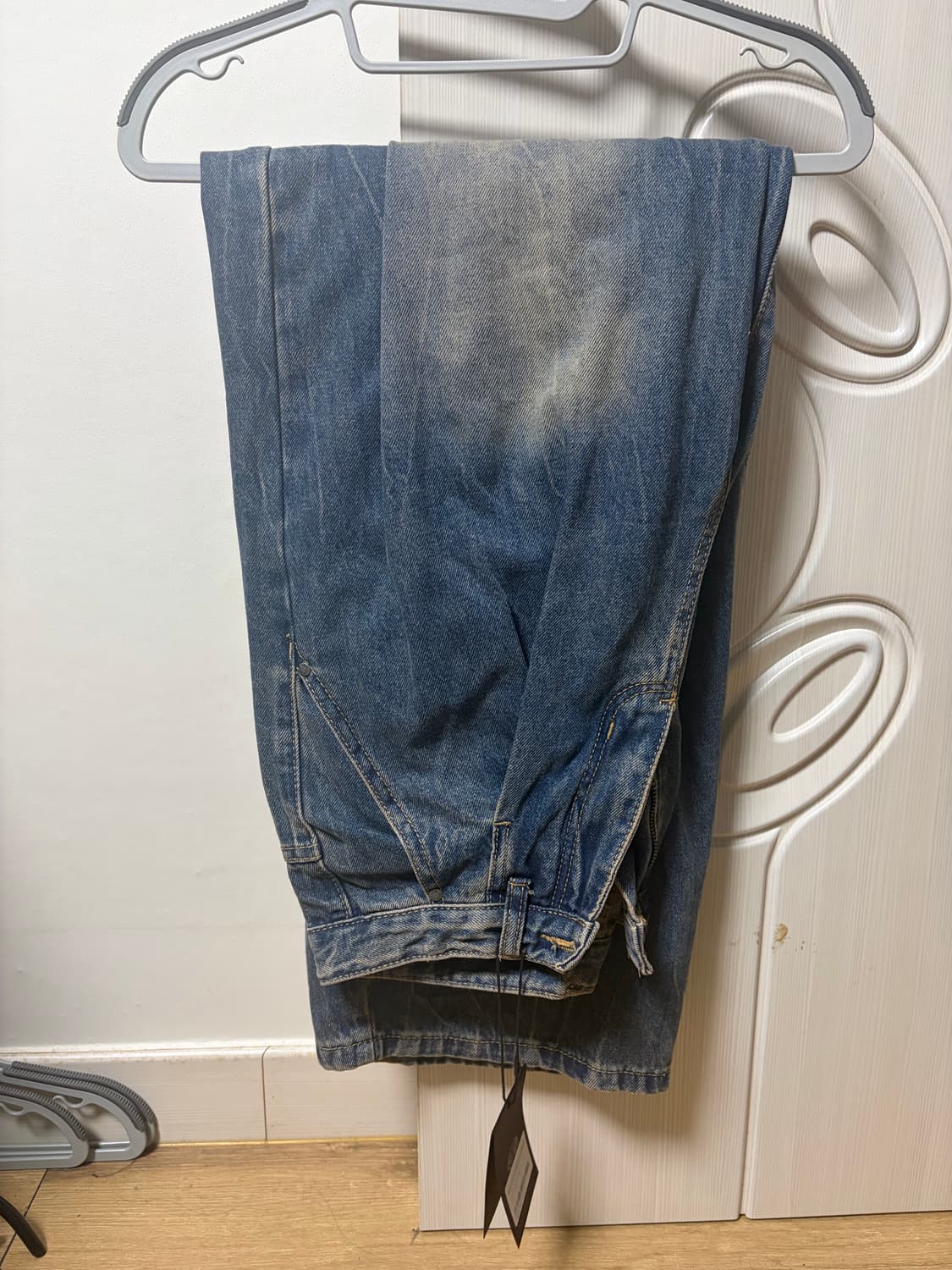 원턱 커브드 크리즈 워싱 와이드 데님 팬츠_더스트 인디고 상품이미지2