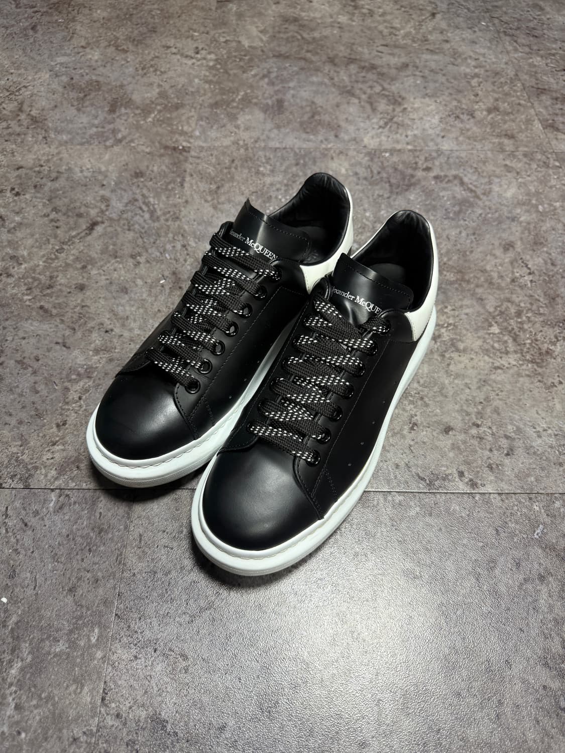 알렉산더맥퀸 오버솔 42 새상품급 상품이미지1