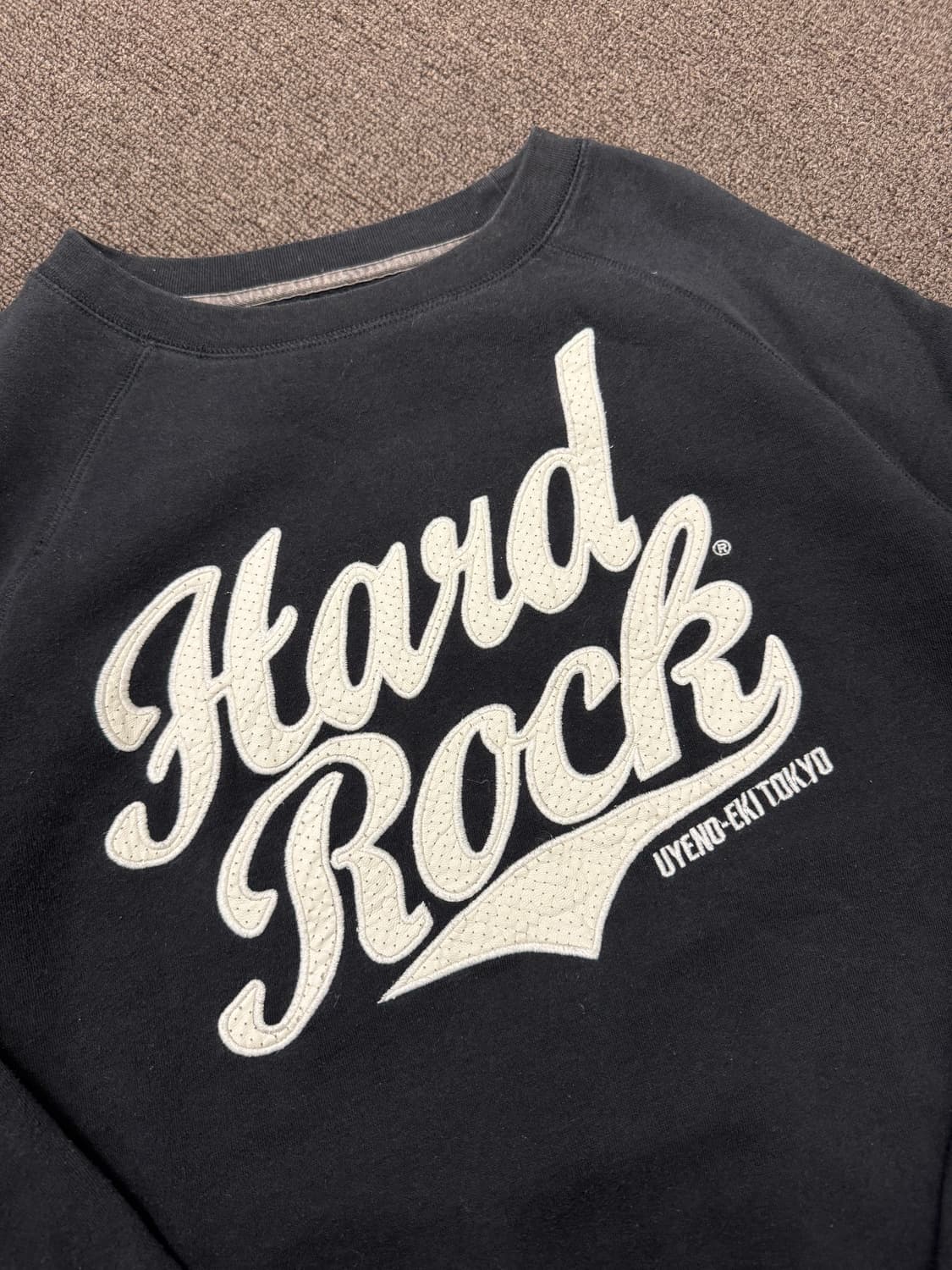 L)하드락 빈티지 자수 프린팅 블랙 스웻셔츠 상품이미지2