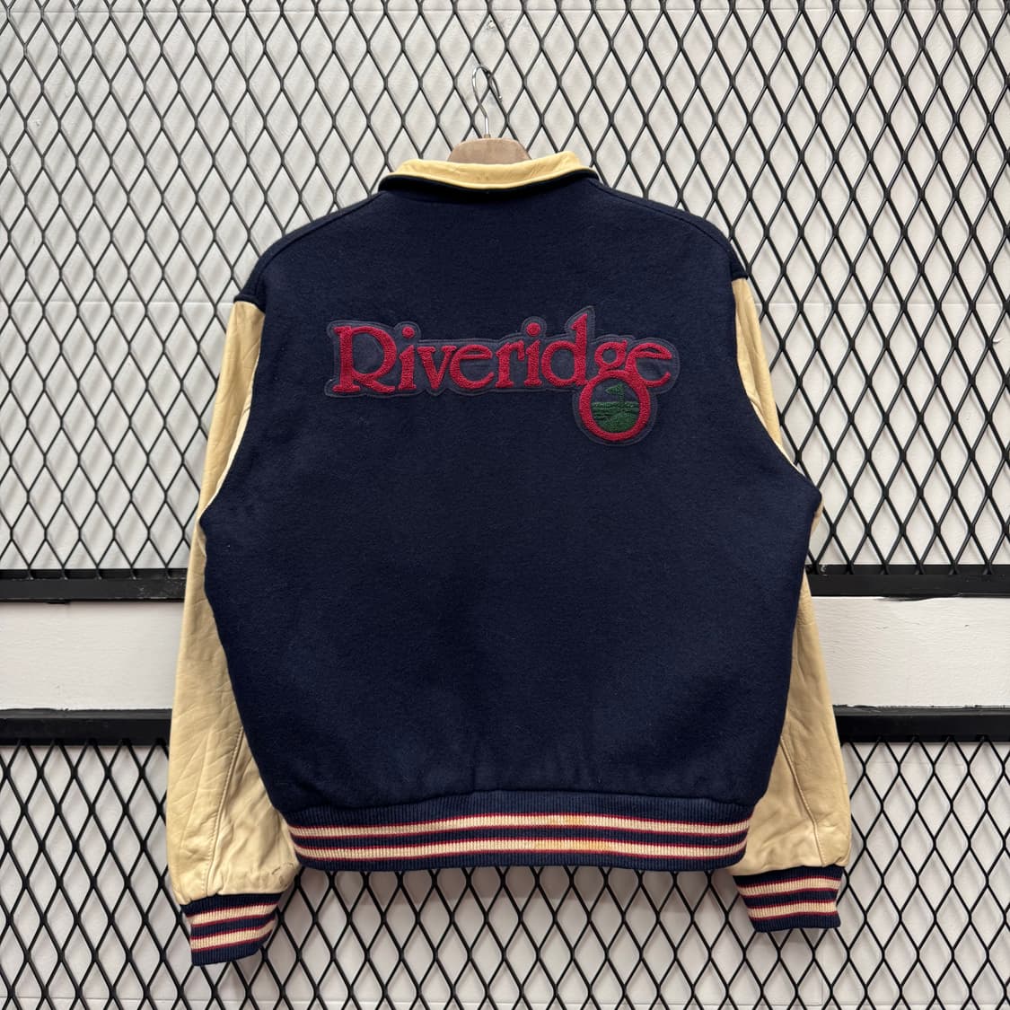 USA VTG 90s 빈티지 레더 바시티 자켓 베이지 네이비 배색 상품이미지2