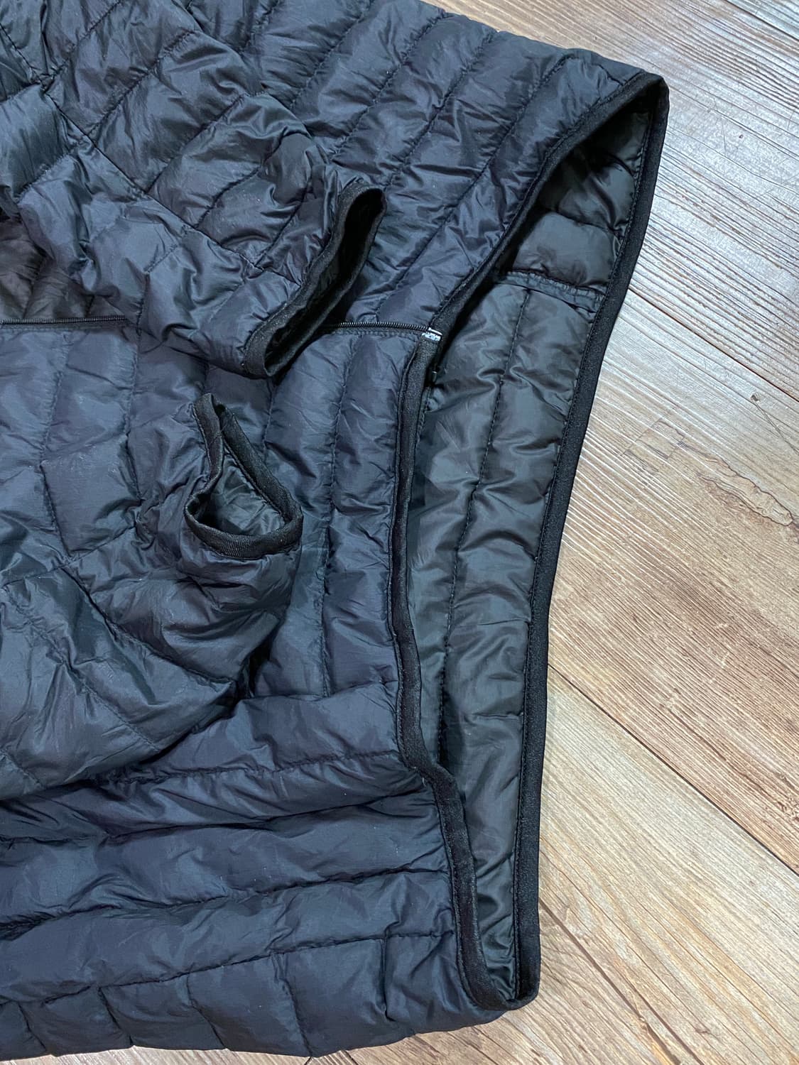 유니클로 울트라라이트다운 블랙 XL 상품이미지5