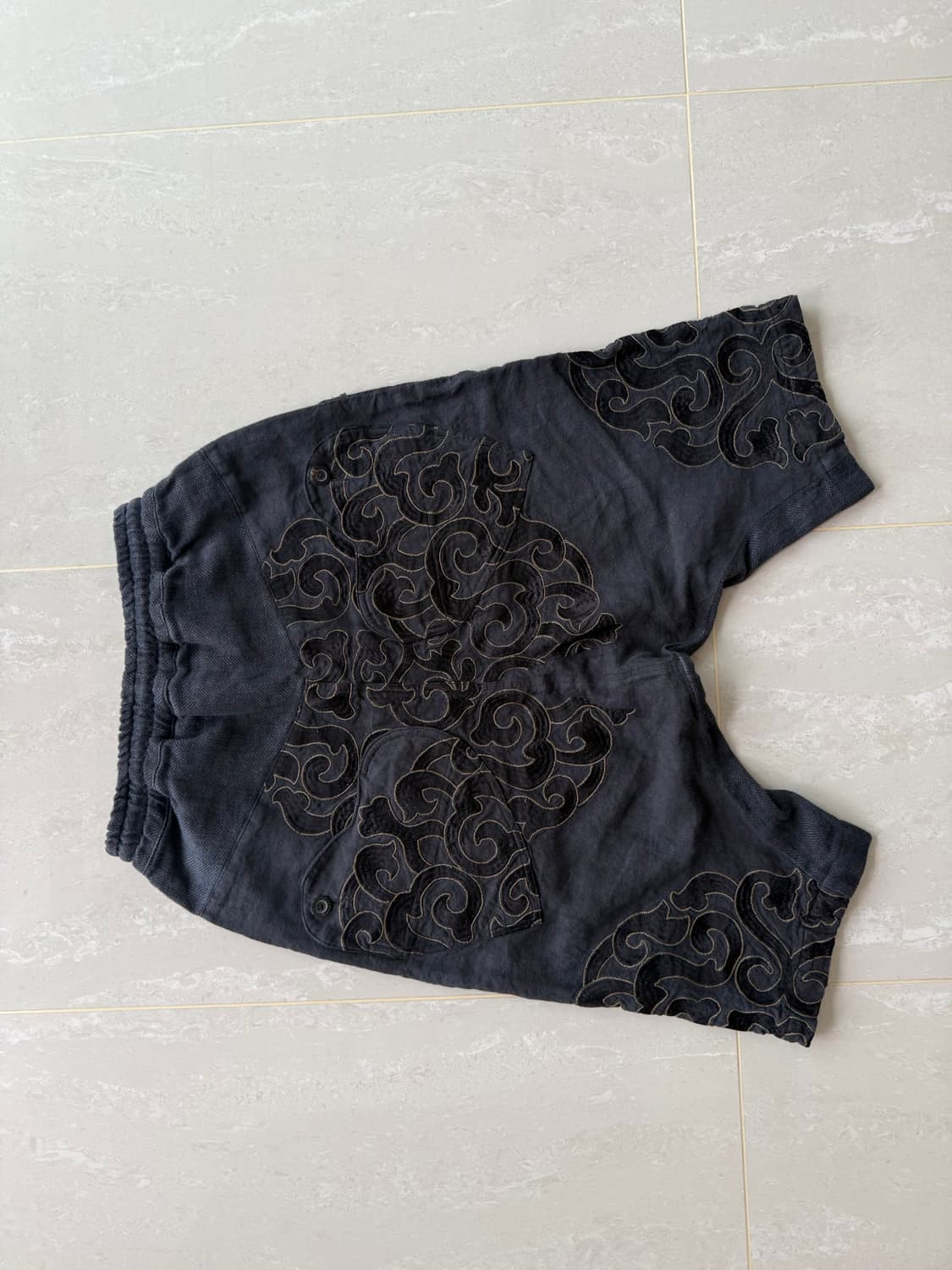 Zambarrett black embroidery linen short 상품이미지7
