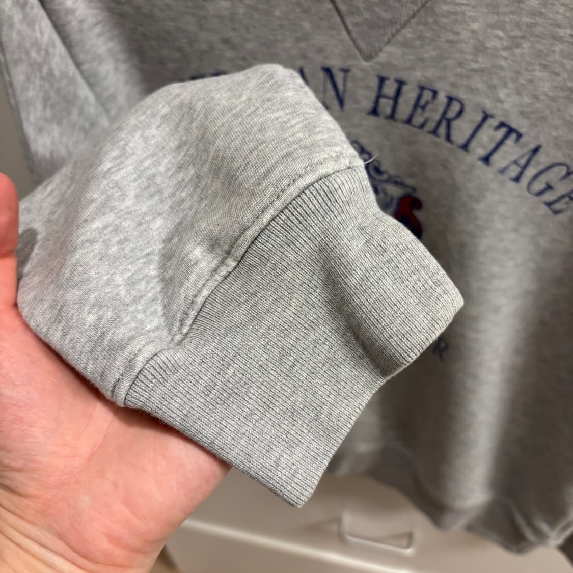 타미힐피거 그레이 뉴욕 로고 맨투맨 상품이미지3