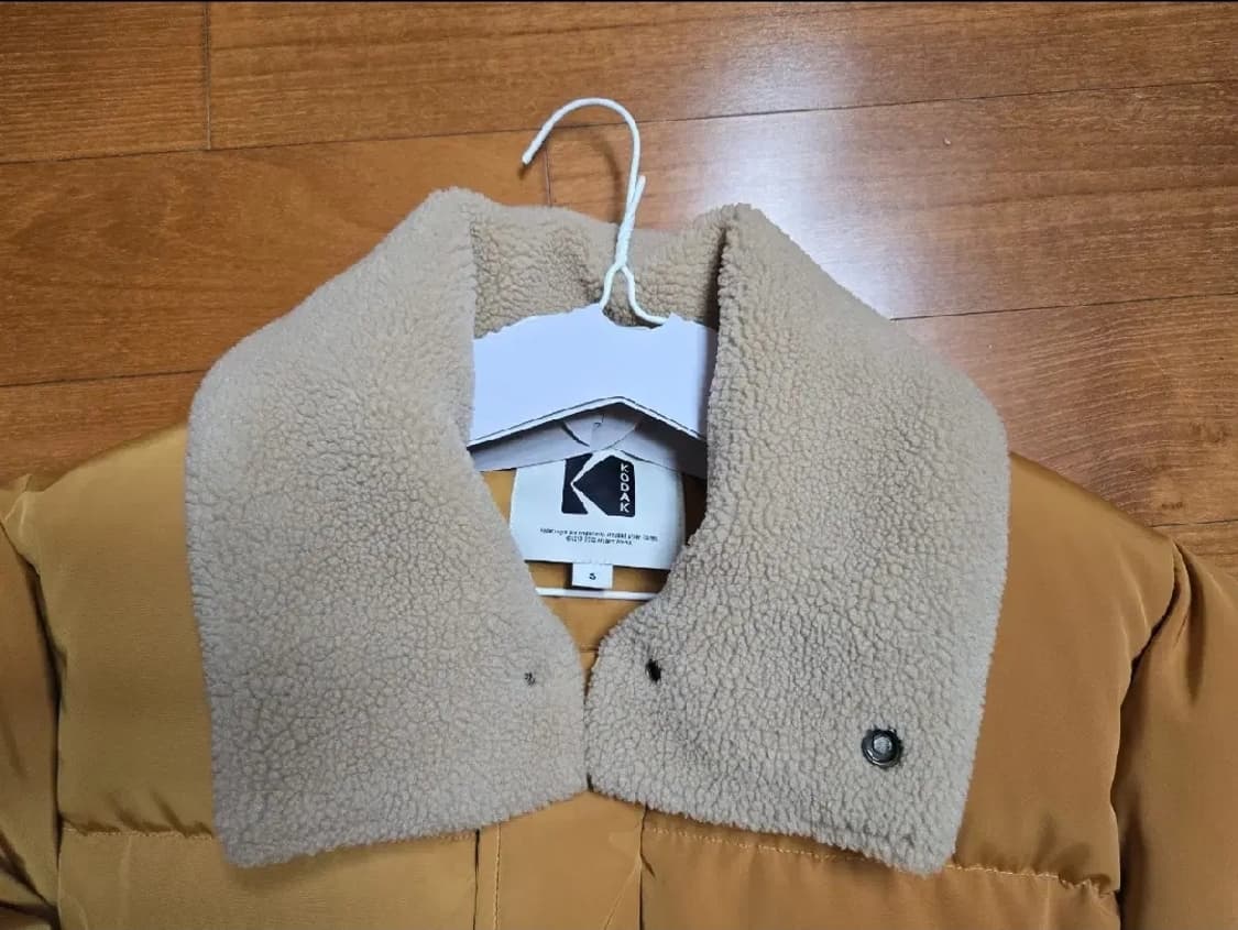 코닥 브라우니 숏 다운 자켓 옐로우 90(S)팝니다 상품이미지3