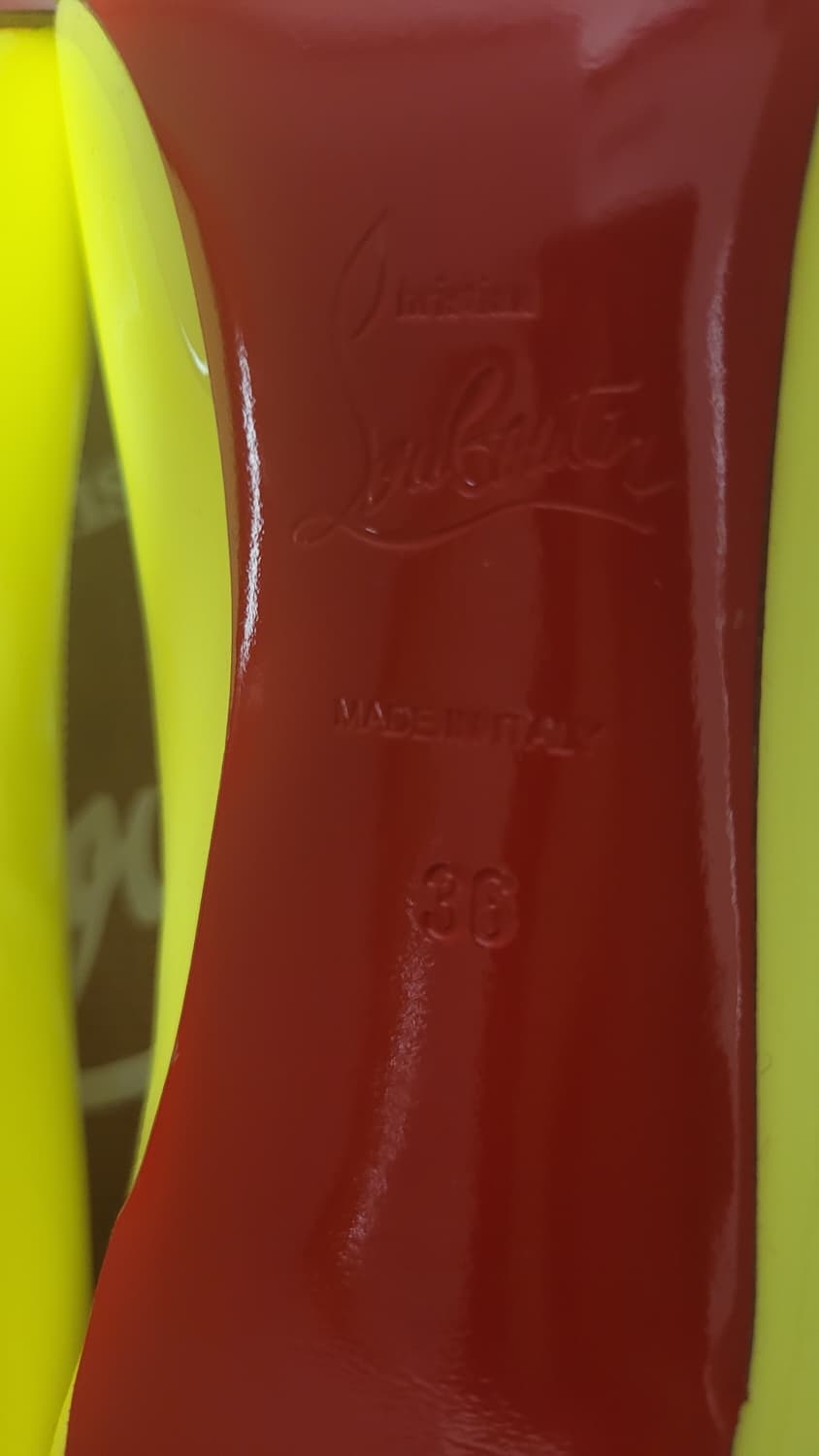 크리스찬 루부탱 피갈120 페이턴트 네온(형광색) 36 사이즈 판매합니다 상품이미지7