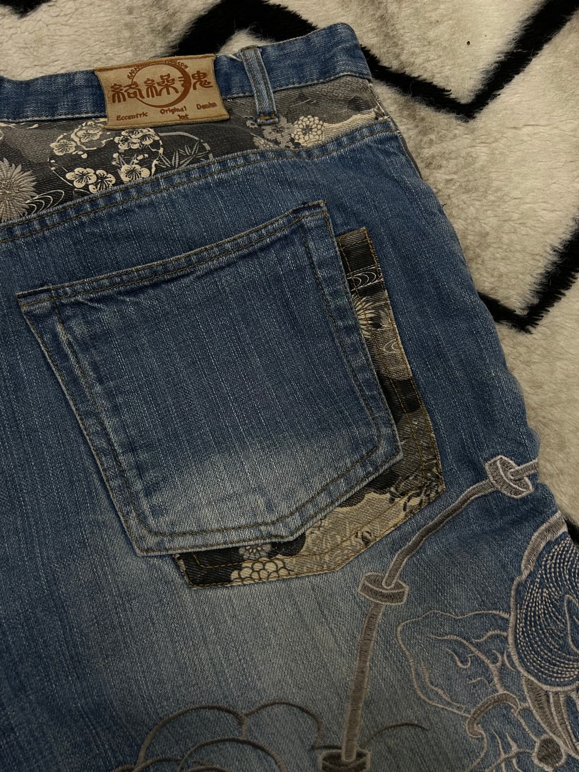 [40]카티쿠리 타마시이 풍신뇌신 자수 와이드 데님팬츠 상품이미지4