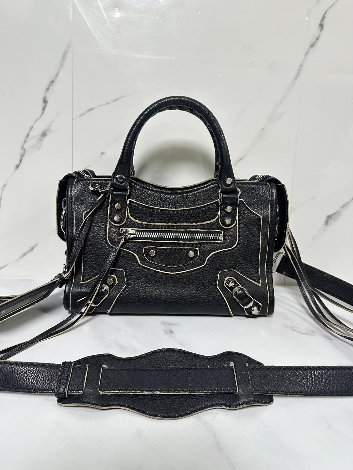 [A+ 정품] 발렌시아가 하이라이트 시티 모터백 블랙 미니 상품이미지1