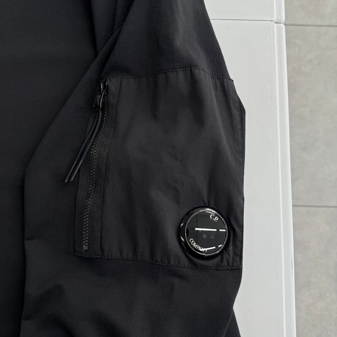 CP컴퍼니 맨투맨 상품이미지3