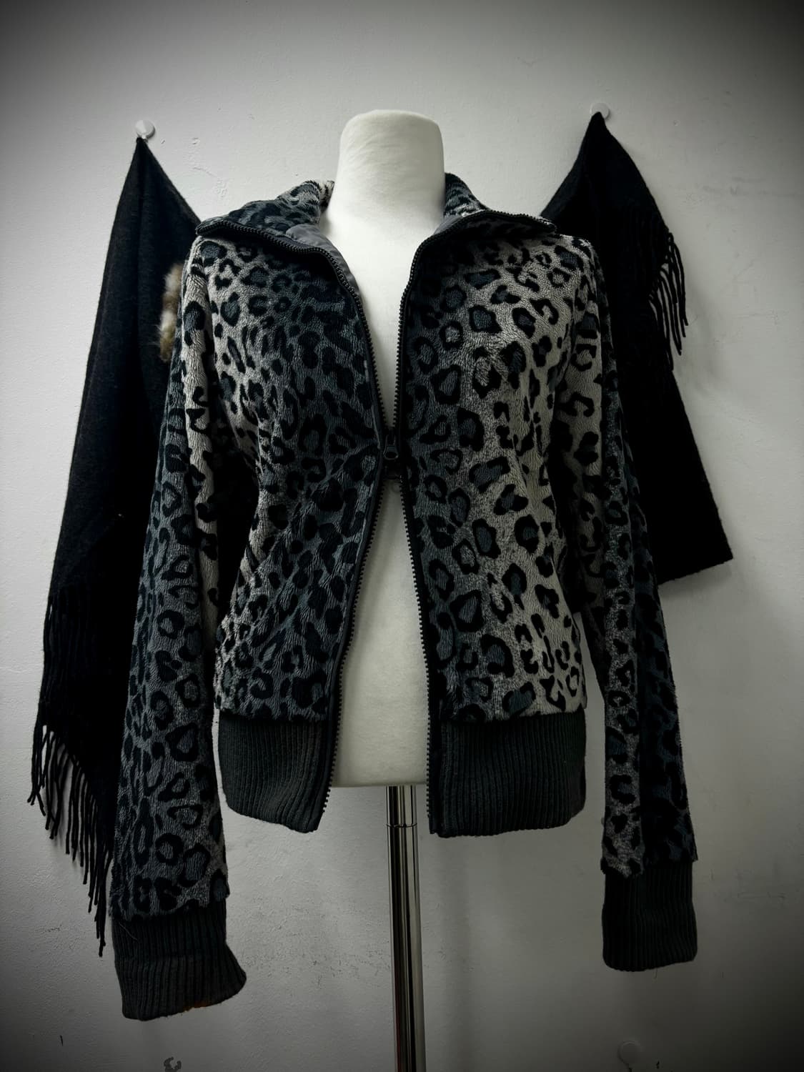 “Vintage” Black Leopard 2-way Fleece Zip 상품이미지8