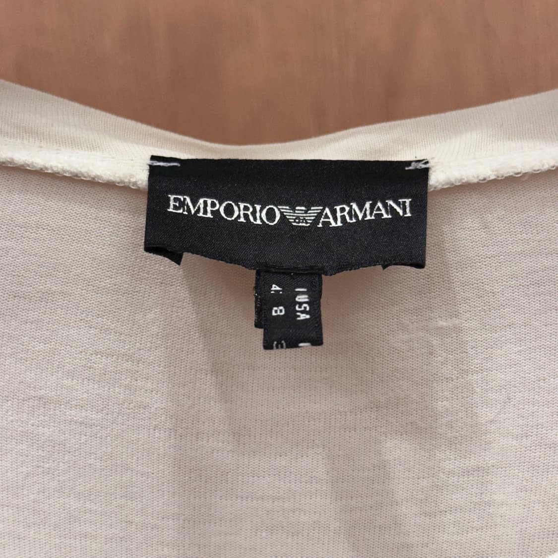 아르마니 익스체인지 레터링 로고 프린팅 긴팔 티셔츠 슬림핏 아이보리 상품이미지7