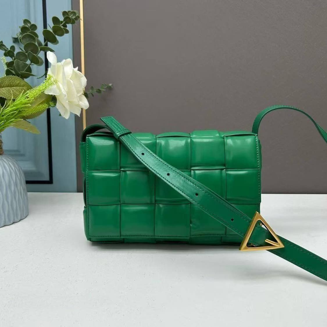 보테가 베네타(Bottega Veneta) 카세트 백 상품이미지2