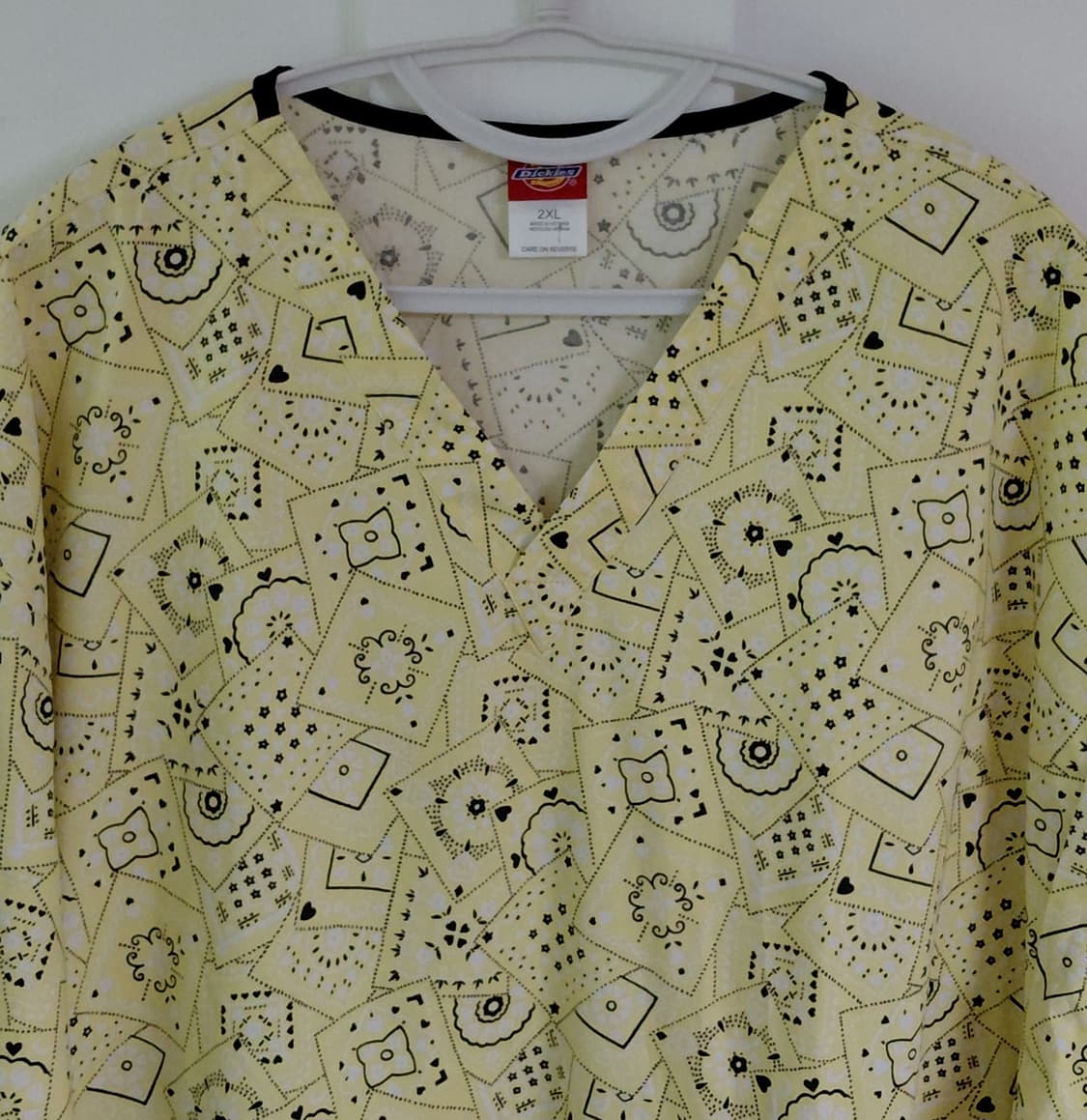 [새상품/2XL] 디키즈(Dickies) 반다나 패턴 스크럽 상의 상품이미지2