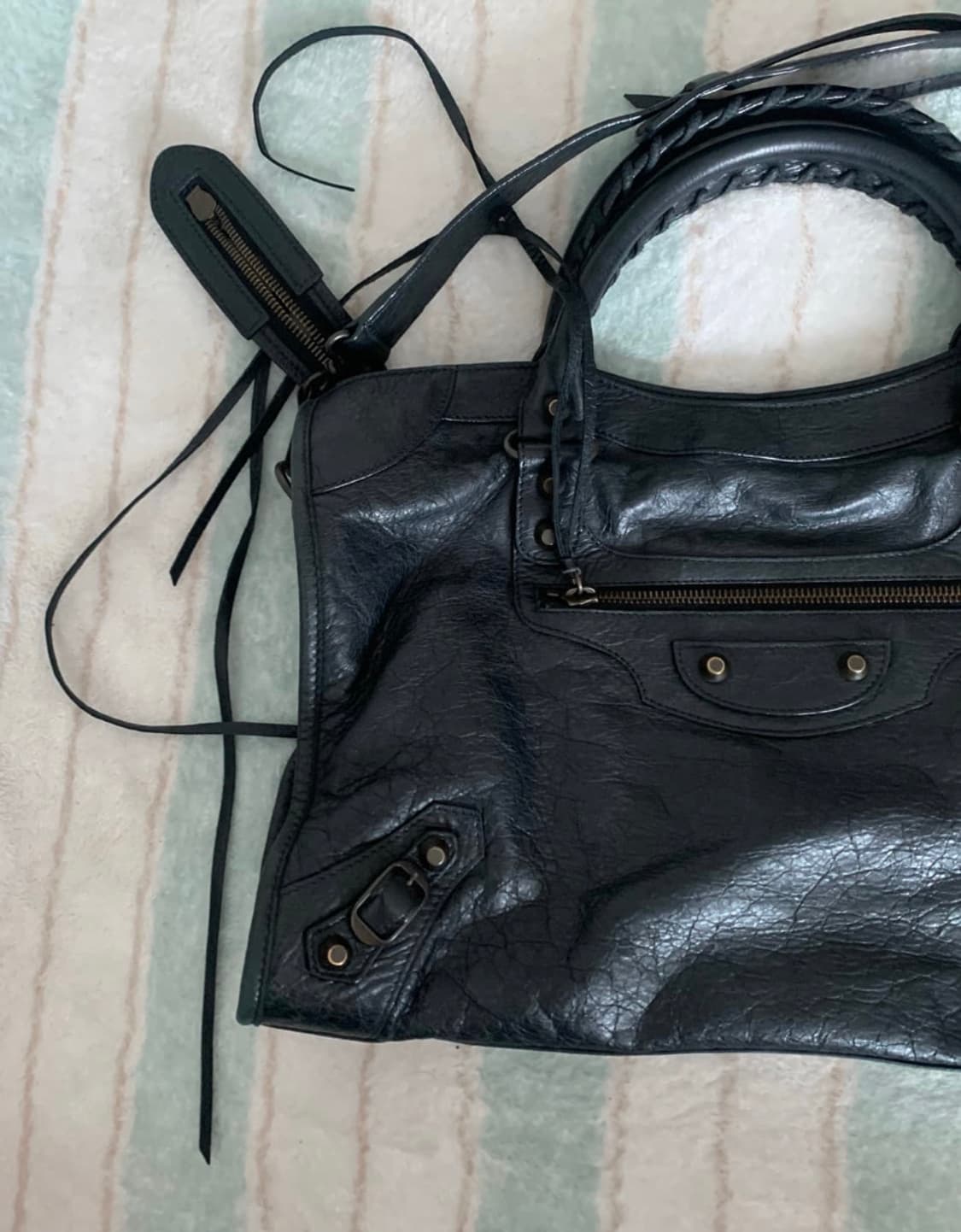 발렌시아가 시티백 모터백 미듐 정품 블랙  상품이미지3